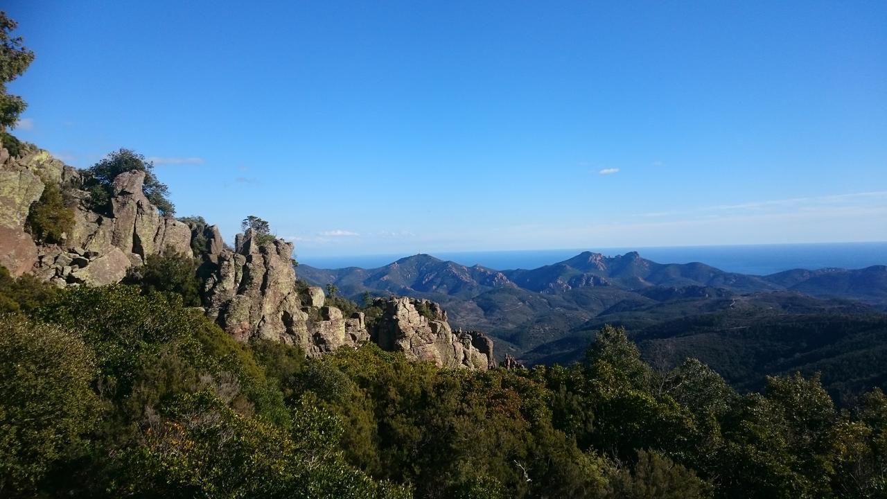 L'Estirado des Adrets Les Adrets-de-l'Esterel Exterior foto